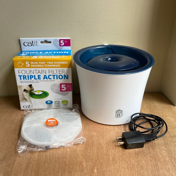 Catit Design Cat Water Fountain with 6 Genuine Catit Filters (6 Month Supply) - Picture 1 of 3